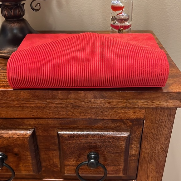 Evening Clutch / Purse in Red - Picture 6 of 13